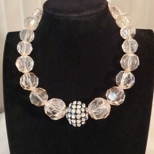 💞BOLD LIGHT PINK BEADS ACCENTED BY A SPHERE OF RHINESTONES STATEMENT NECKLACE💞